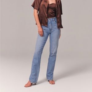 NWOT Abercrombie & Fitch Ultra High Rise 90s Straight Jean